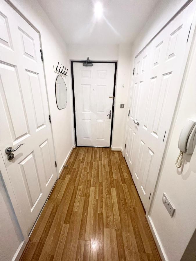 2 Bedroom Apartment Near Olympic Park With Free Parking London Bagian luar foto